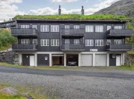 Pleasant mountain apartment in Røldal, with a view