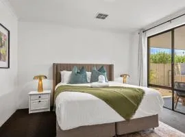 Spacious Family Coastal Retreat, 4BR, BBQ