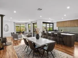 Spacious Family Coastal Retreat, 4br, Bbq