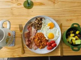 Jacaranda Escape 4 x King Bed 3 Bath House