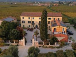 Corte Bonfiglio Colombari, hotel in Illasi