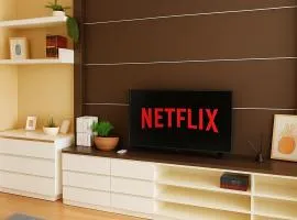 Modern 2 Bed Executive Unit 5min to Nana BTS