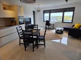 3rd Floor High-End 1BR in Lux-Belair with Parking