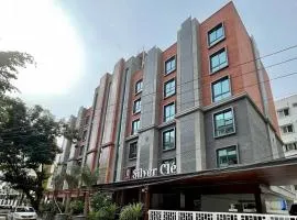Hotel Silver Cle Hitech City Madhapur