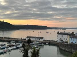Corner Harbour View Tenby, hotel v destinaci Pembrokeshire