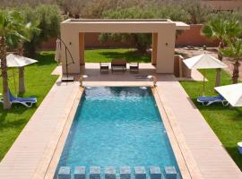 Villa with Private Pool in Marrakech - Dar Mazar, hotel en Oubadine