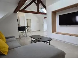 2025 Renovated 1BR Loft in Lux-Belair