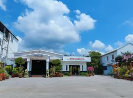 Khách Sạn Ngọc Hân, ξενοδοχείο σε Tinh Bien