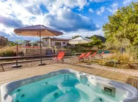 Gîte avec piscine de 25 m et spa