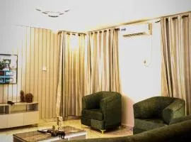 A1 PINNACLE Serviced Apartment