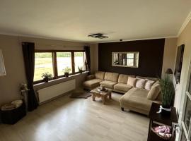 Stilvolle Wohnung im Zweifamilienhaus mit Feldrandlage und zentraler Lage, hôtel à Rodenbach