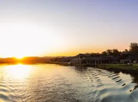 Kambaku II Boat Safaris & Lodge