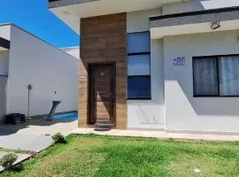 Prehenn Beach House com Piscina