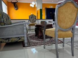 Pro Max Guesthouse Goodwood, hotel in Goodwood