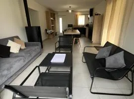 Gîte neuf, à 12mn du Futuroscope, à la campagne-Le Coquelicot