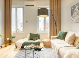 Spacious & Luminous Gem in Historic Ghent Building