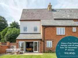 The Talbot - Exclusive Home with Hot Tub