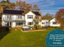 Far Heath House with Hot Tub