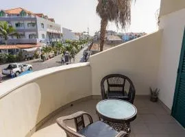 Varanda na Rua Pedonal, AC, 2min da Praia