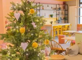 PAUL & PIA - Welcome Home Hotel