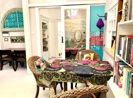 Boho hipster hidaway in downtown