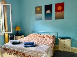 HOST4U - Comodo a piedi dal Centro e alla Stazione di Imperia - Paint House