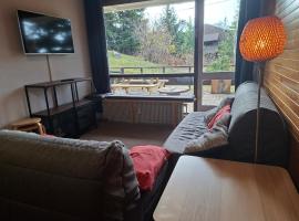 Chamrousse 1750 - Le Taillefer - Appartement classé 3 étoiles, hotel v destinaci Chamrousse