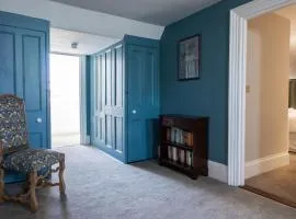 La Croix Guest House