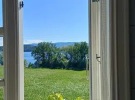 Lovely tiny house with a dream view !