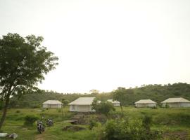 Jawai jungle camp, hotel in Dhrubana
