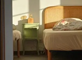 À côté du Pont Vieux - By the Old Bridge