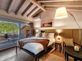 Home Holidays - by MyHomeInComo, hotel in Argegno