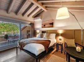 Home Holidays - by MyHomeInComo