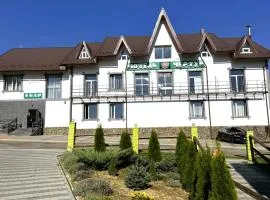 Готель Чертур