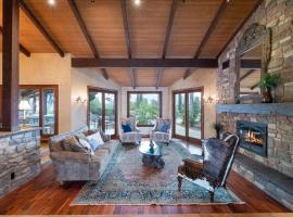 Tuscan Views with Country Vibes, hotel in Bonsall