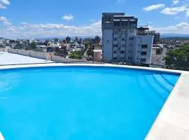 Dpto amplio con piscina, Excelente ubicación