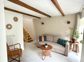 Gîte de L Etunel - Charmante longère rénovée au cœur de Brocéliande, Hotel in Monterfil