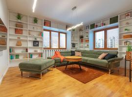 B-Home Apartments - Apartmán s 1 spálňou a obývačkou 80 m2, khách sạn ở Trenčín