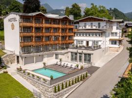 Hotel AlpinaRos，位于贝希特斯加登的带热水浴缸的酒店