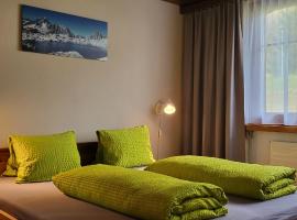 Tgèsa Val, hotel em Sedrun