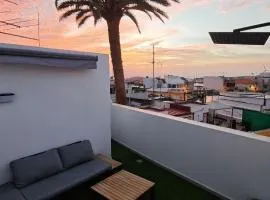 Casa con terraza cerca del mar
