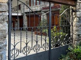 Casa Damián del Baile Casas Rurales, hotel en Benasque