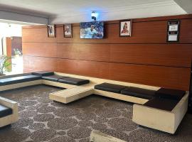 LayoverLagos, nhà nghỉ B&B ở Lagos