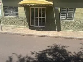 Suíte 08 no centro da cidade