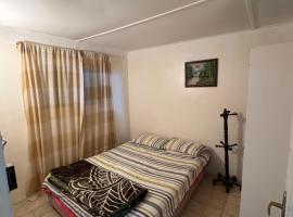 Cabanon pied sur mer, hotel in Mohammedia