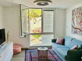 AMBER APARTMENTS - PINK STUDIO