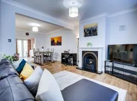 Spacious 4-Bed House in Welling - Free parking