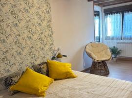 Casa Criseva II, hotel in Avín