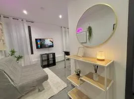 Logement haut de gamme climatisé, à proximité immédiate de la gare-Air-Conditioned, Near Train Station