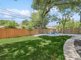 Bright Modern Home - 3BR 2BA Fenced Backyard